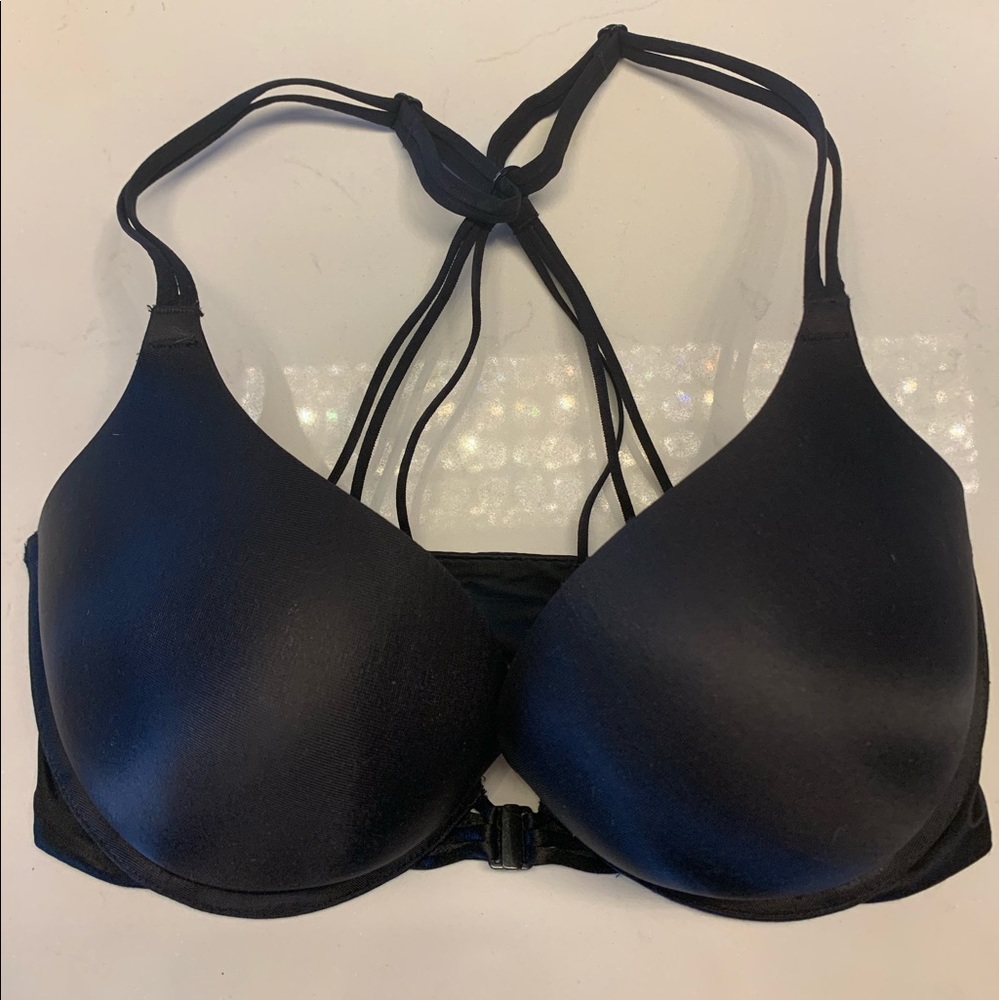 Victoria’s Secret bombshell plunge bra